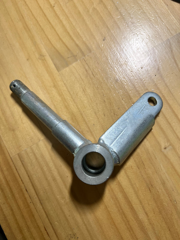 Stub Axle Front Right SH 17mm